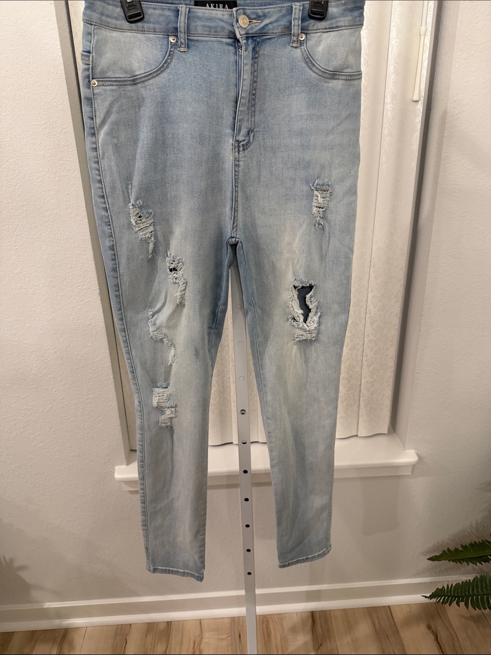 AKIRA Light Wash Distressed Skinny Jeans